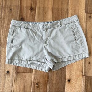 Stylus women’s size 16 khaki pocketed chino shorts